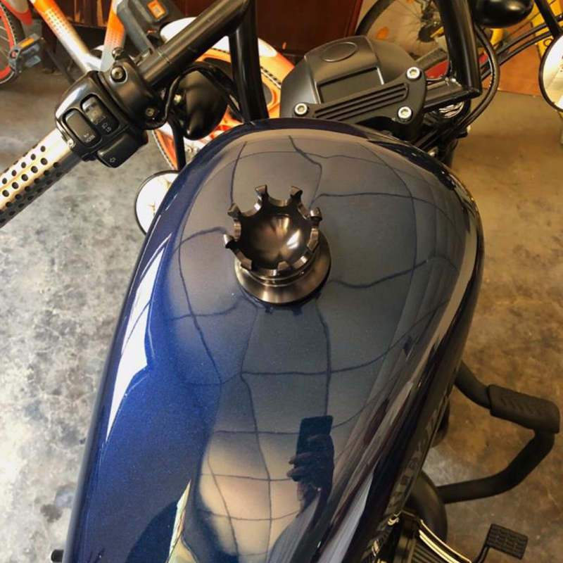 Motorcycle-Crown-Style-Gas-Cap-Aluminum-Flush-Reservoir-Fuel-Tank-Caps-For-Harley-Sportster-1200-883-2
